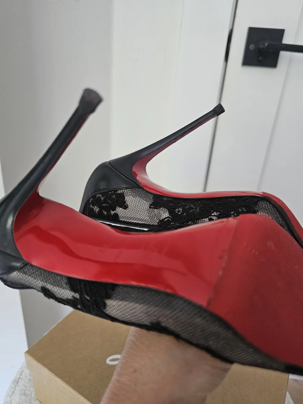 Miss Z Pointy Toe Lace Pump Christian Louboutin Size 39